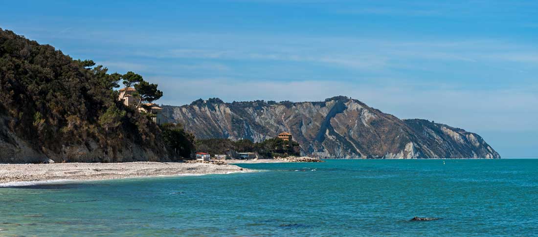 Portonovo di Ancona, torre costiera e chiesa romanica di Santa Maria sul mare